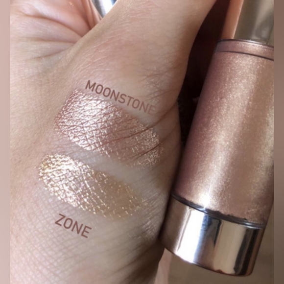 Natasha Denona Chroma Crystal Liquid Eyeshadow In Moonstone - Picture 3 of 8